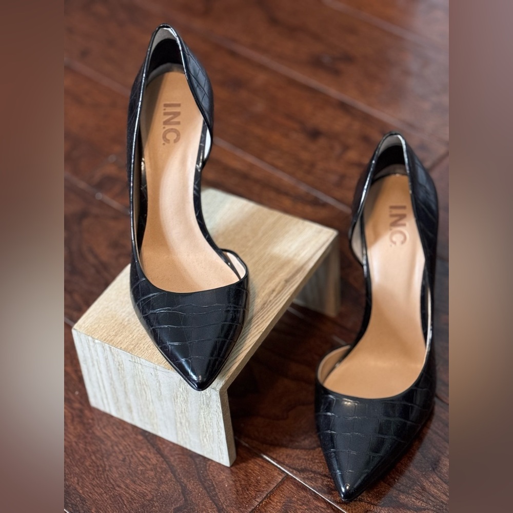 INC Kenjay Pumps